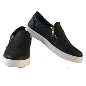 Krush Black Faux Snake Shoes Size 5 NWOT